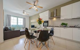 Azure Haven - Gzira Apartments And Penthouse By Shortletsmalta