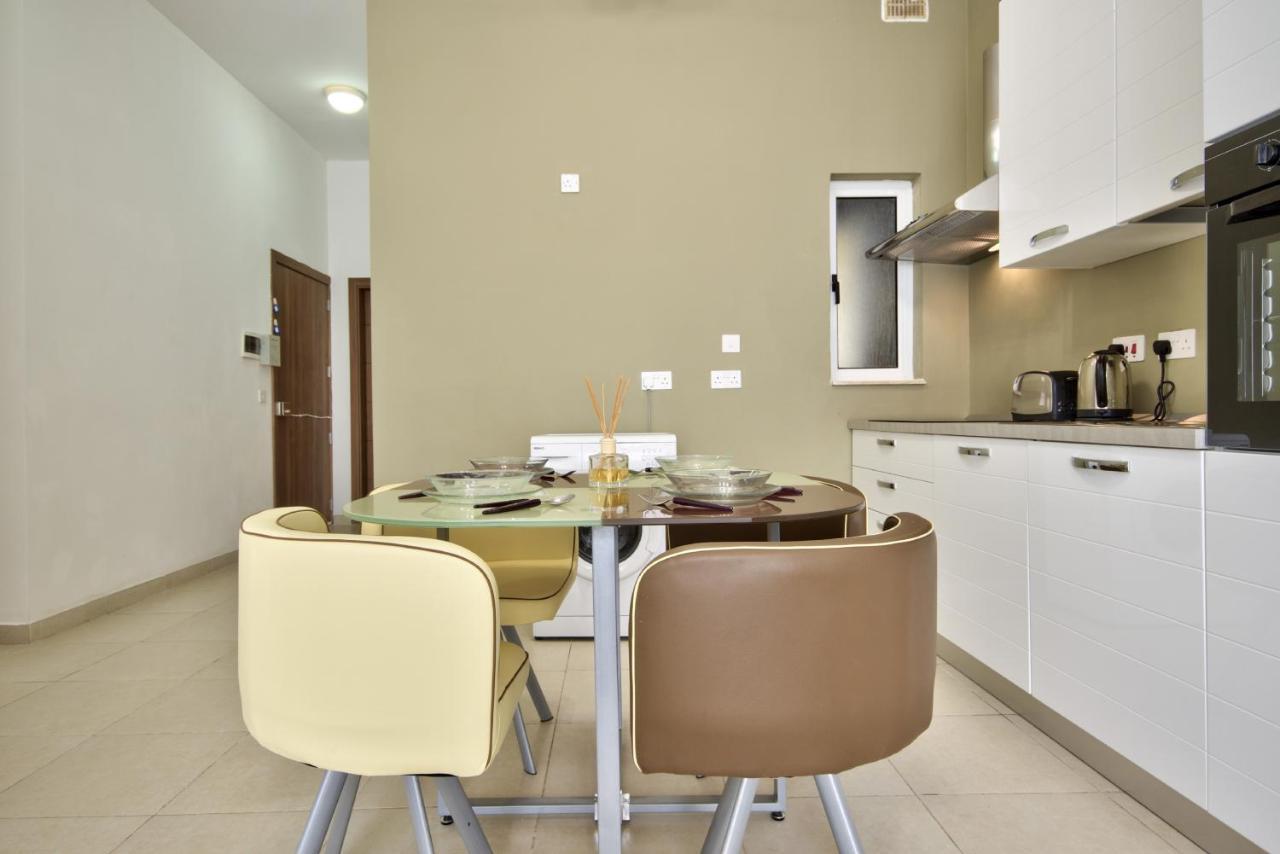 Azure Haven - Gzira Apartments And Penthouse By Shortletsmalta Exterior photo